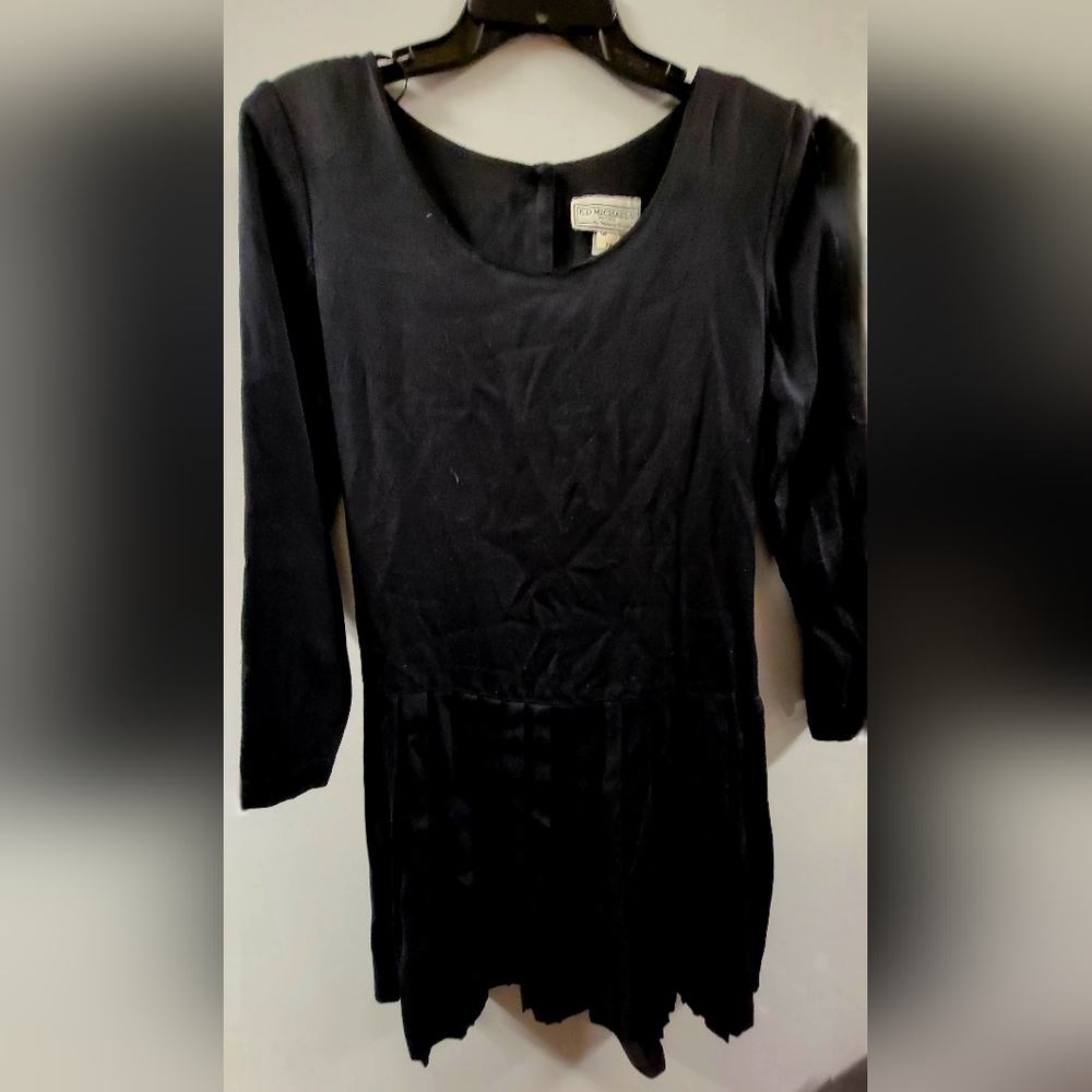 Vintage Black Long Dress with Pleats - Size 7/8